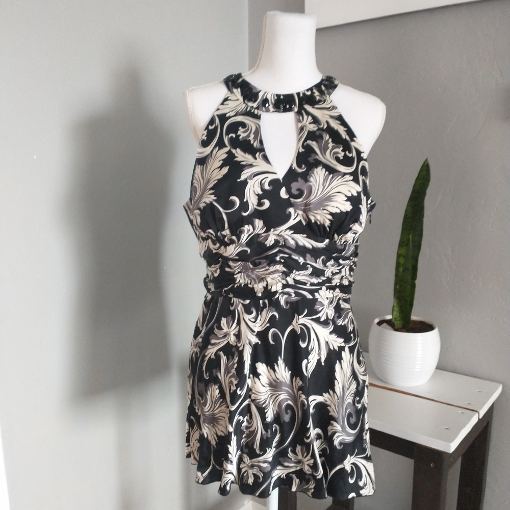 White House Black Market 14 Size 100% silk. C
